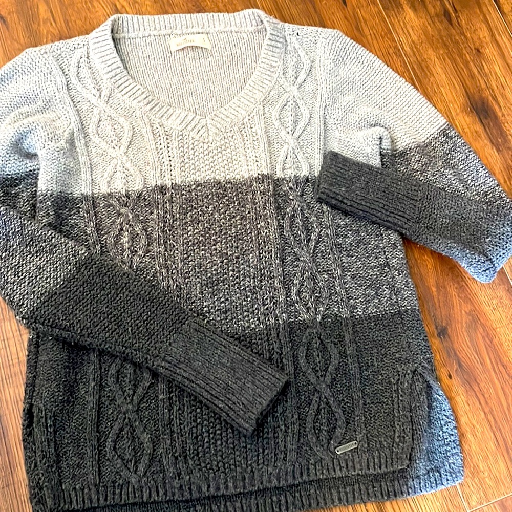 Hollister small sweater